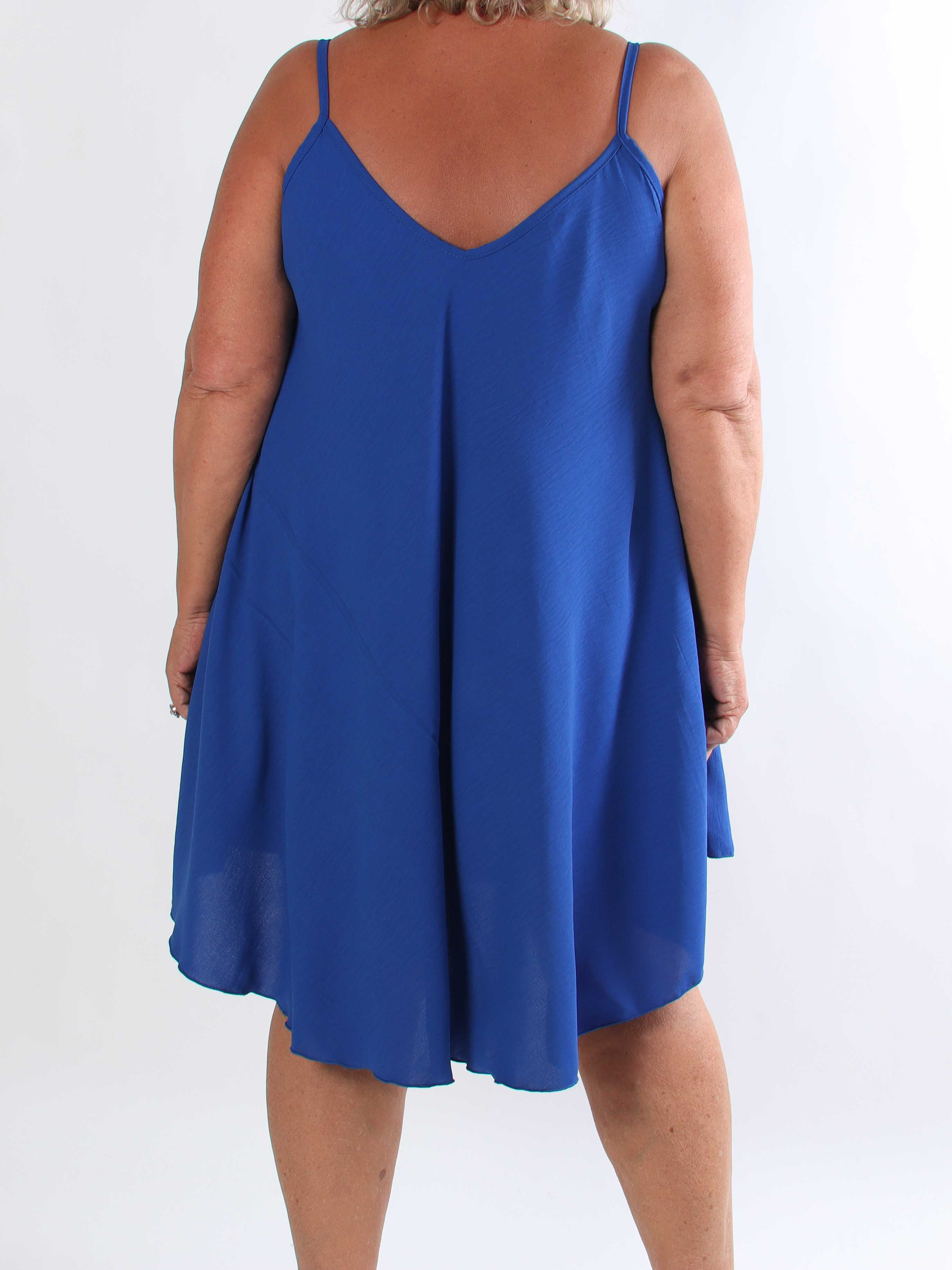 Marceline Short - Kort plus size stropkjole i viskose med A-facon